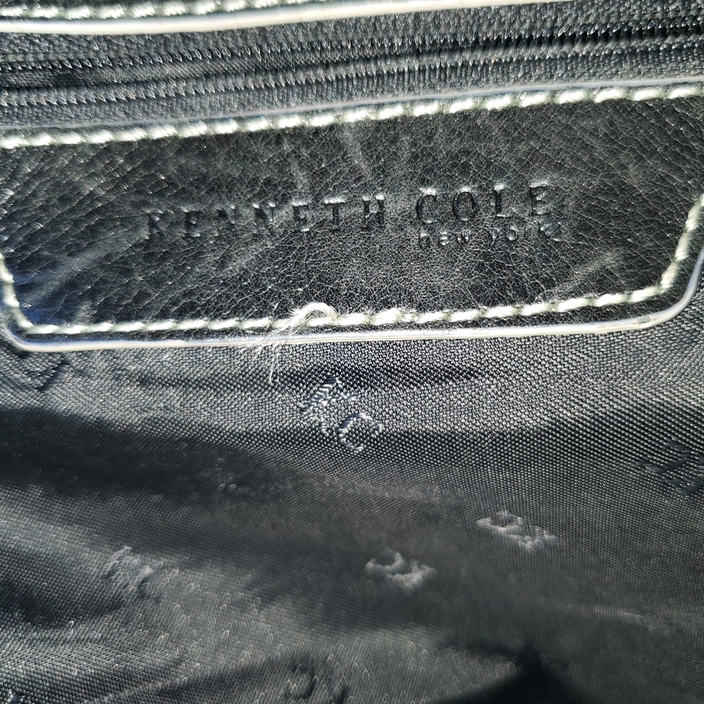 Kenneth Cole handbag - Picture 7 of 9